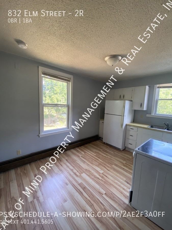832 Elm St #2R - Photo 3 of 6