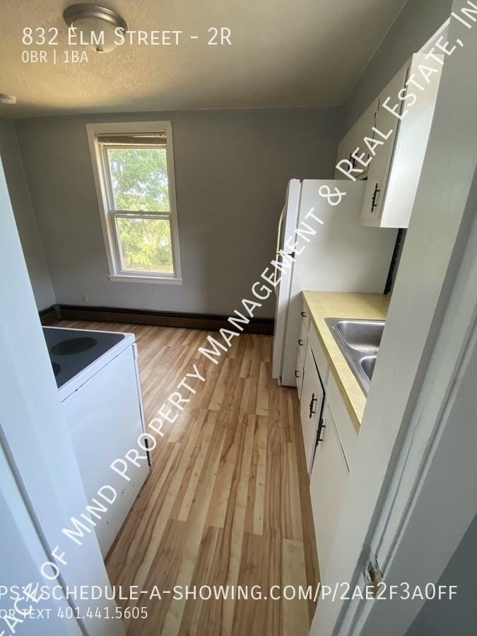 832 Elm St #2R - Photo 4 of 6
