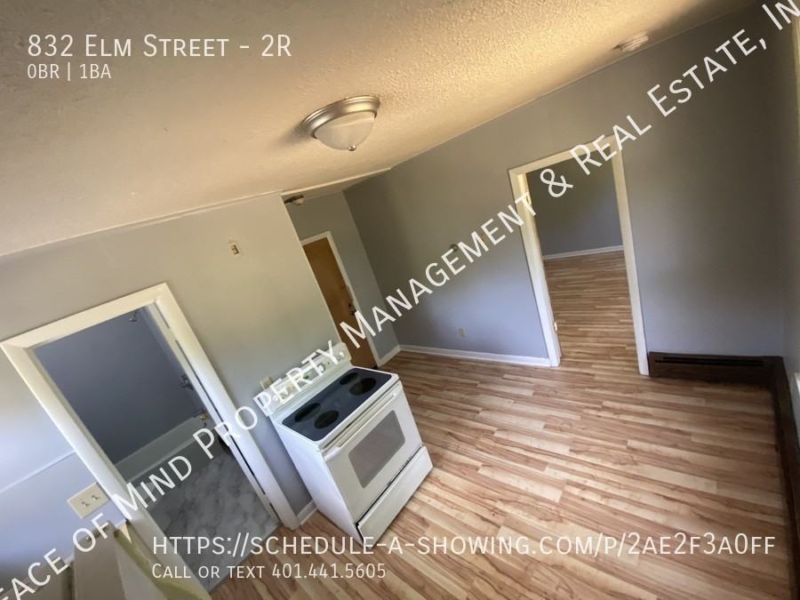 832 Elm St #2R - Photo 5 of 6