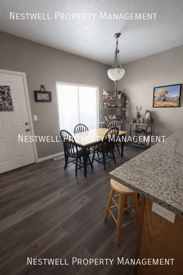 7941 S Cold Stone Ln - Photo 3 of 14