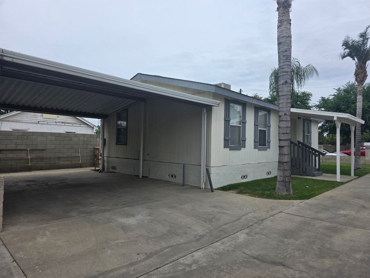 505 33rd St #A - Photo 3 of 13
