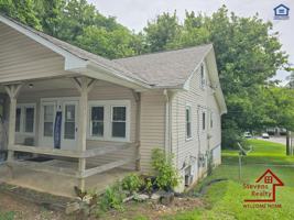 featured image of 1364 Crescent Dr #2