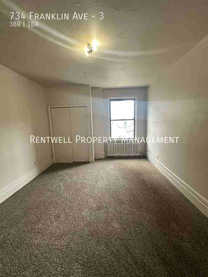 734 Franklin Ave #3 - Photo 6 of 9