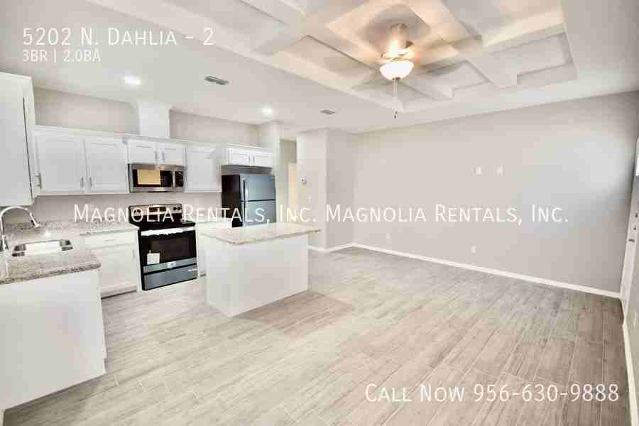 5202 N Dahlia St #2 - Photo 4 of 14