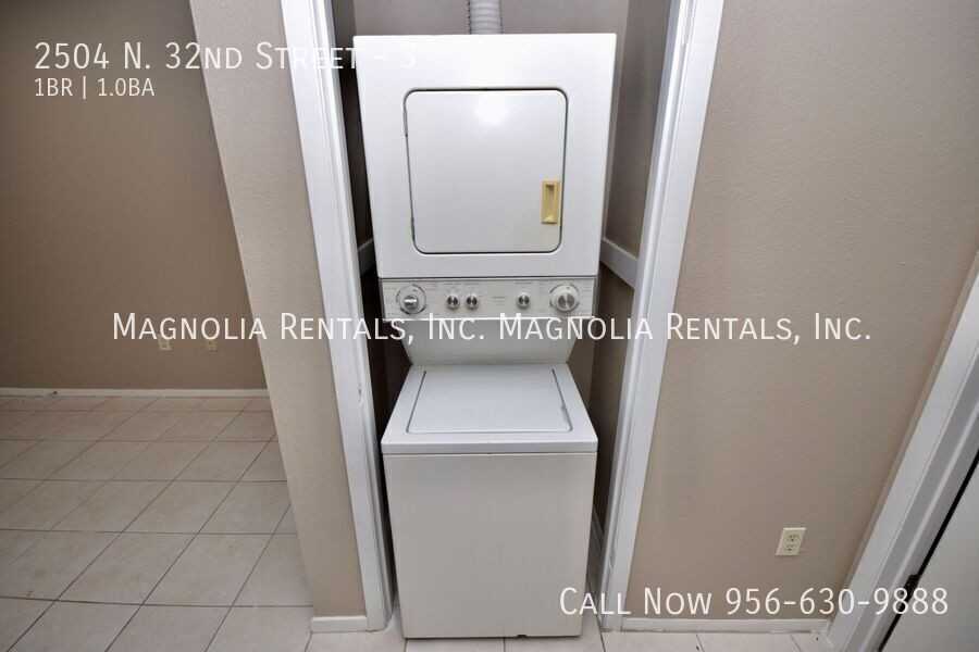 2504 N 32nd St #3 - Photo 6 of 8