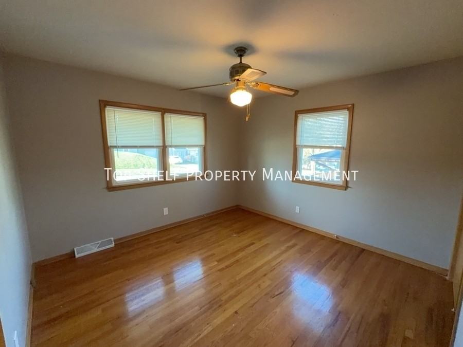 2556 Grandview Ave - Photo 7 of 14