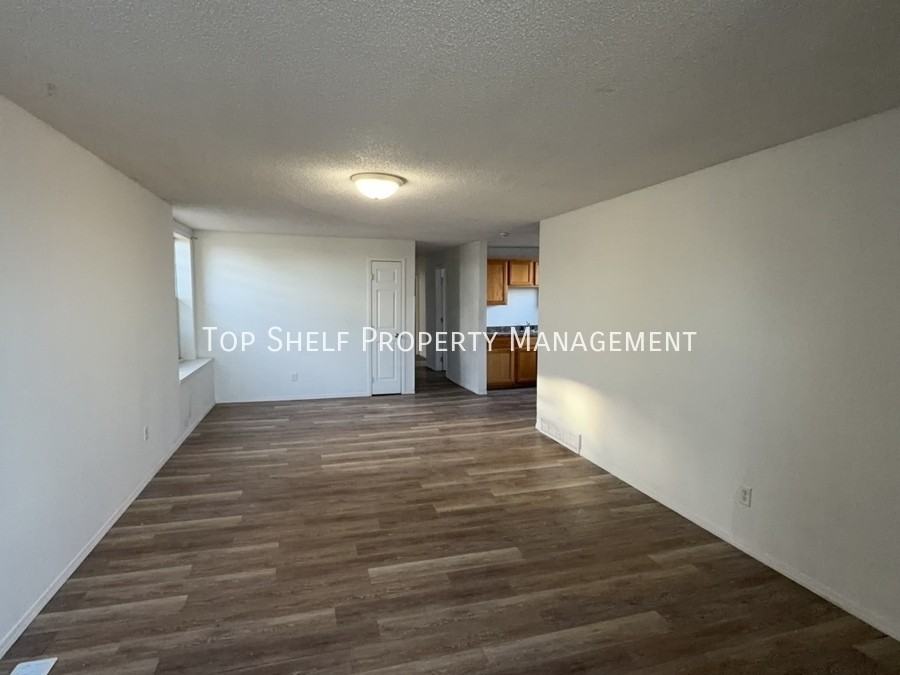 1513 Des Moines St #3 - Photo 2 of 9