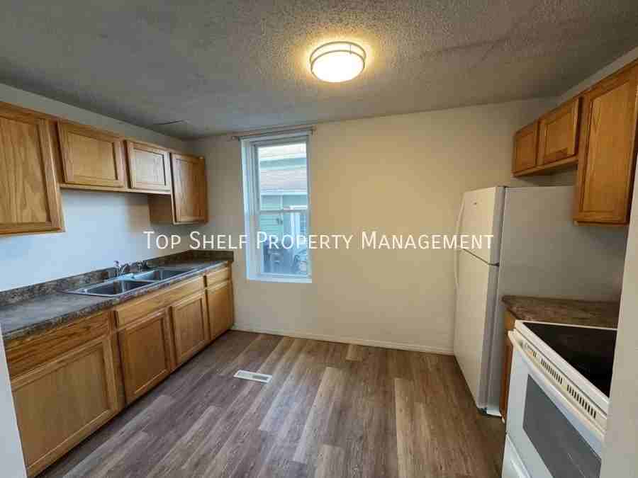 1513 Des Moines St #3 - Photo 4 of 9