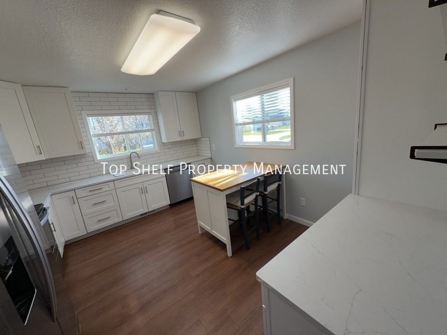 4542 Meadow Valley Dr - Photo 6 of 19