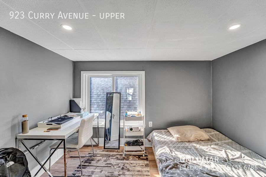 923 Curry Ave - Photo 3 of 12