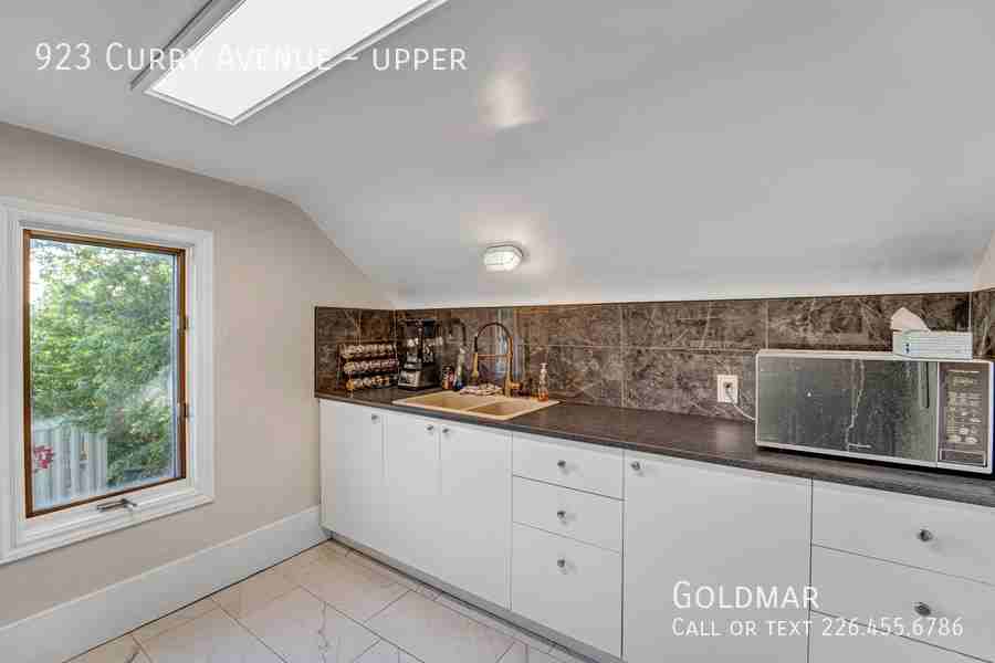 923 Curry Ave - Photo 7 of 12