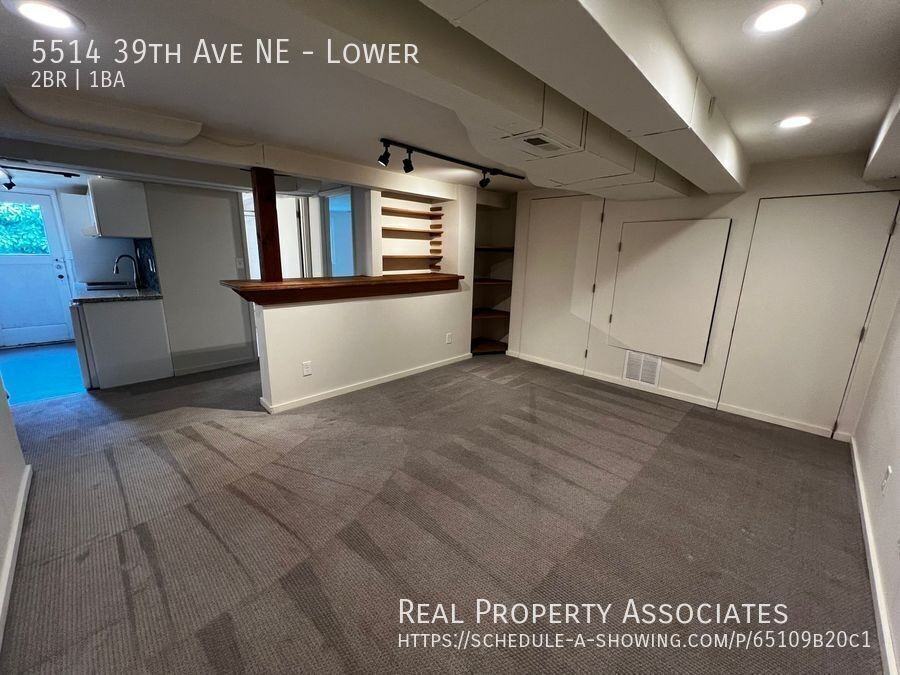 5514 39th Ave Ne - Photo 3 of 13
