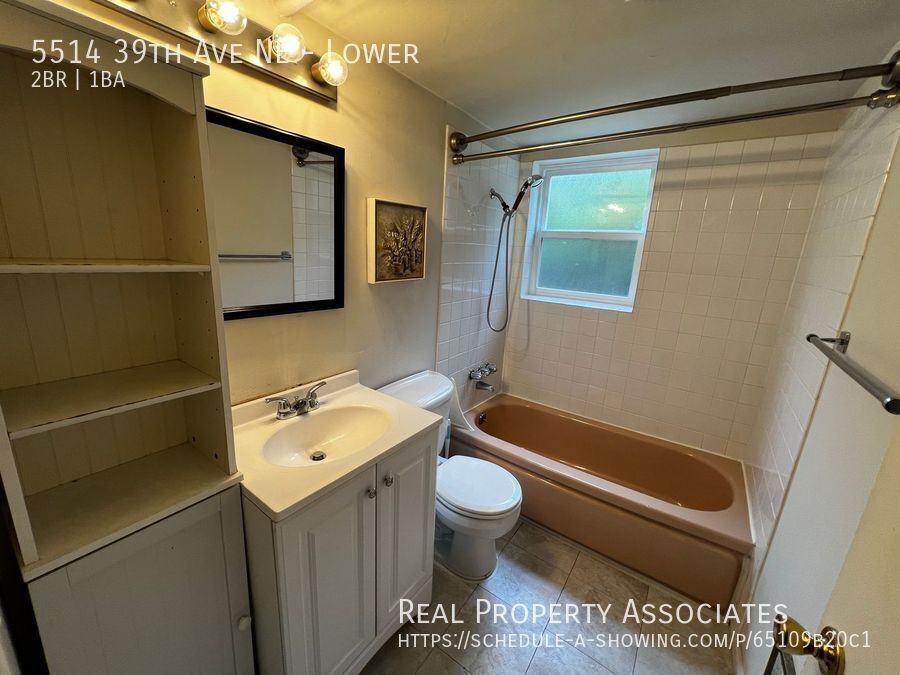 5514 39th Ave Ne - Photo 7 of 13