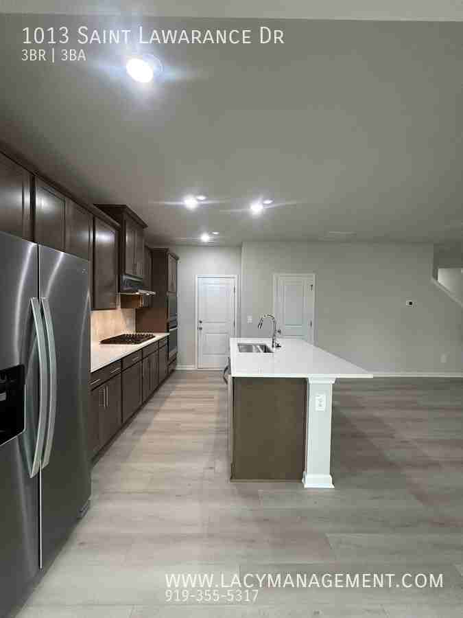 1013 Saint Lawrence Dr - Photo 4 of 23