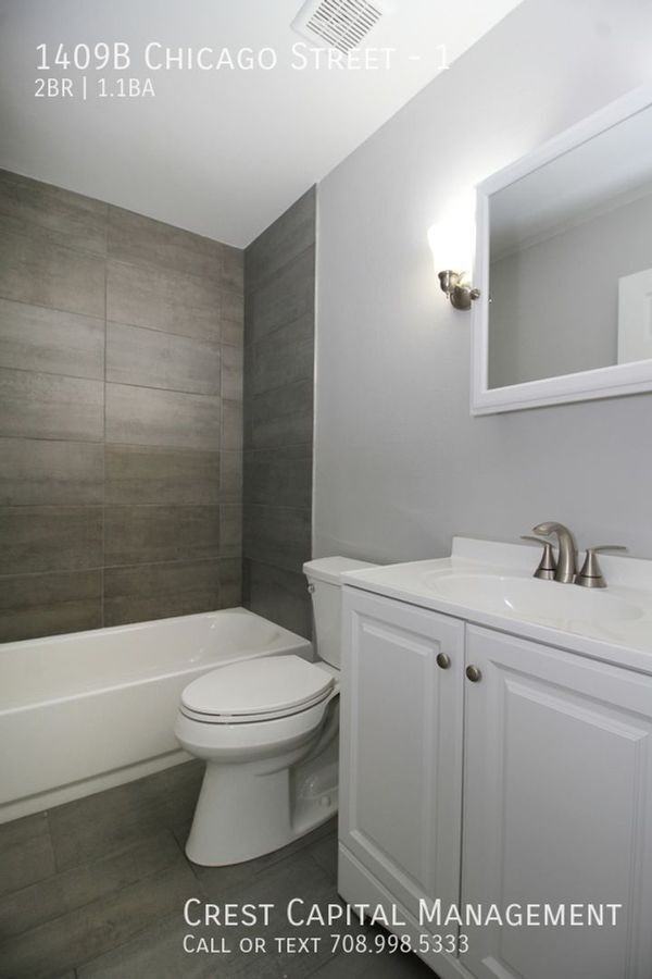 1407B Chicago St #4 - Photo 5 of 13