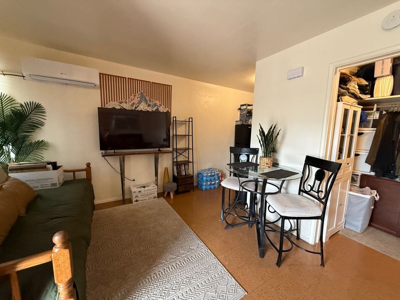 1307 E 9th St - Photo 5 of 6