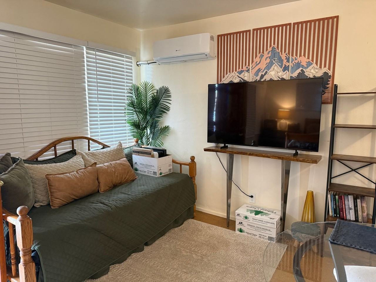 1307 E 9th St - Photo 6 of 6