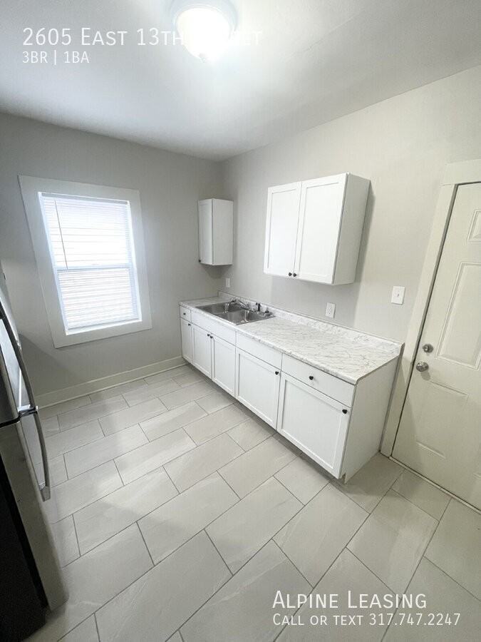 2605 E 13th St - Photo 7 of 7