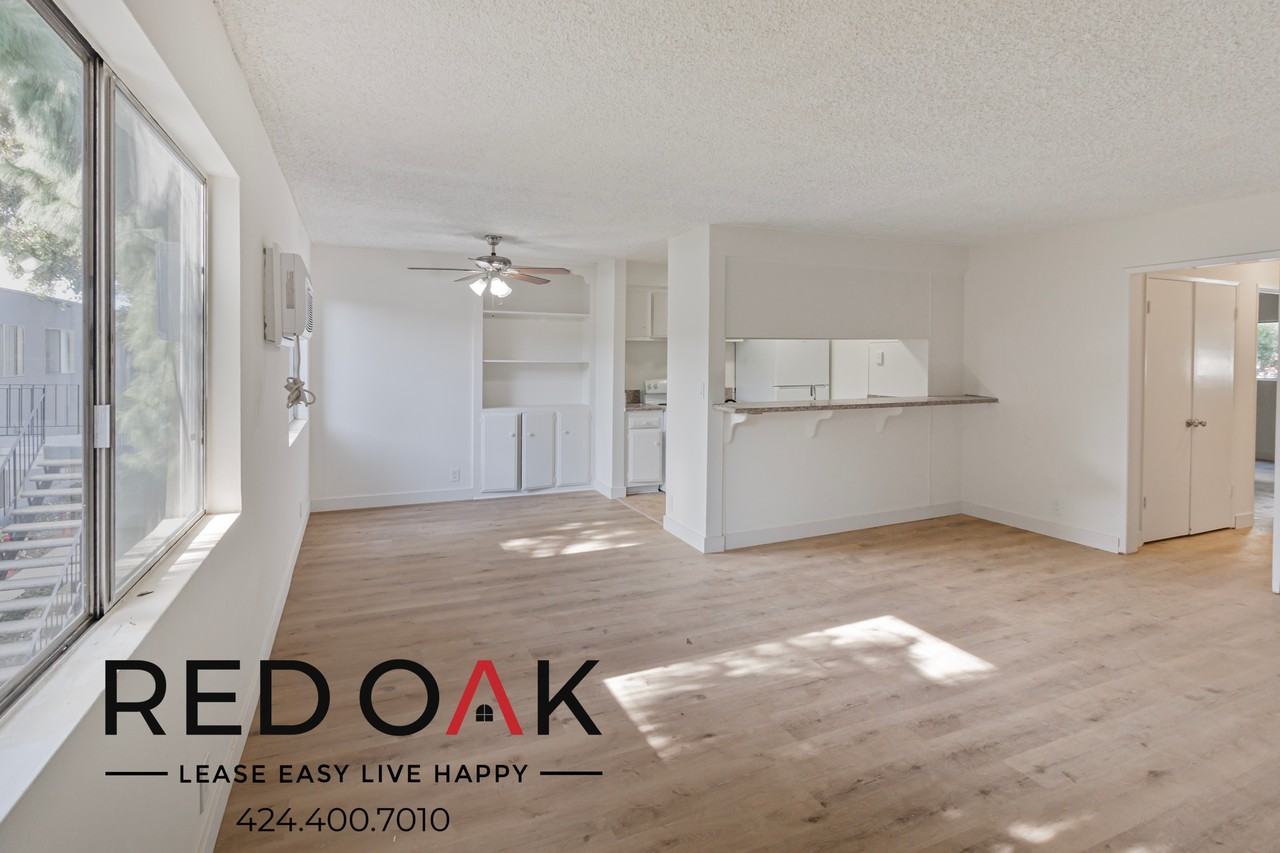 10535 Lindley Ave, - Photo 3 of 20