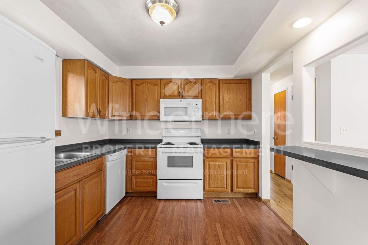 812 Chestnut St - Photo 4 of 25