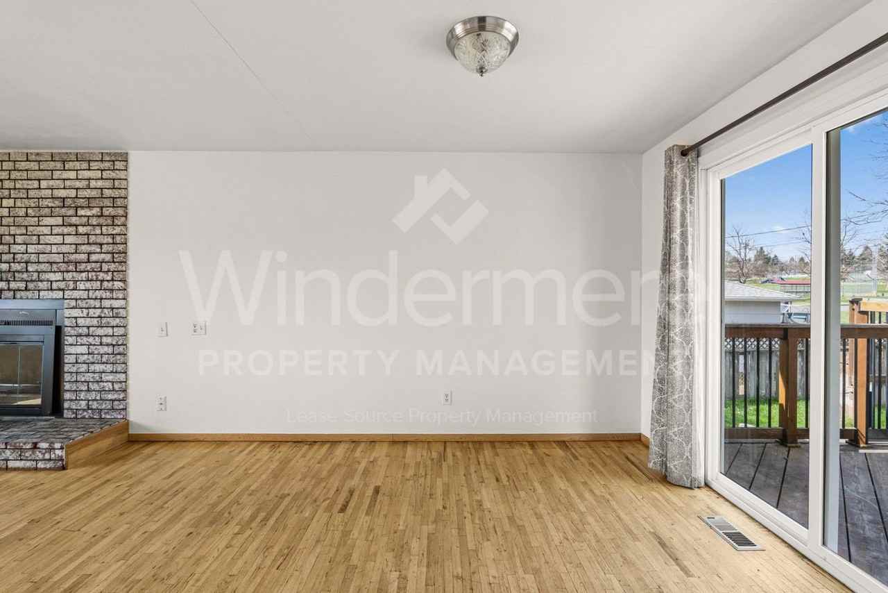 812 Chestnut St - Photo 6 of 25