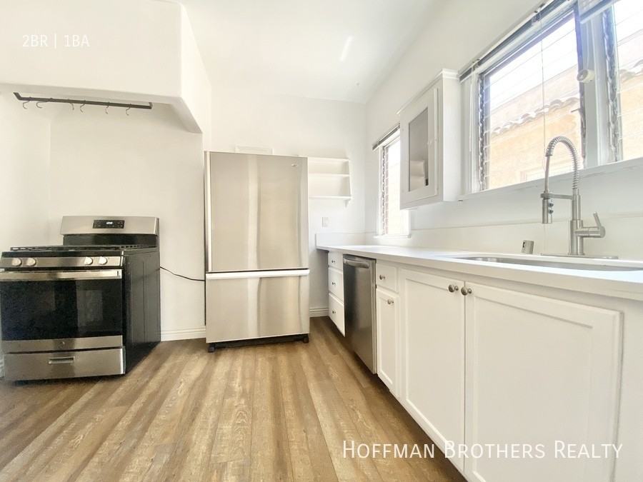 362 1/2 N Sierra Bonita Ave - Photo 2 of 16