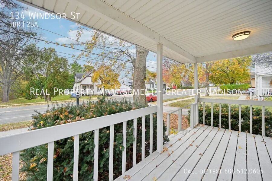 134 Windsor St - Photo 4 of 14