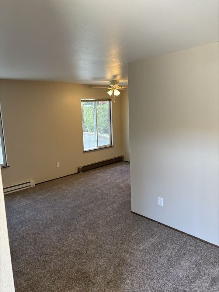 Hillcrest style - Photo 7 of 17