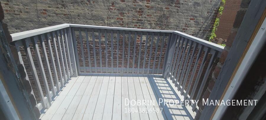 113 E Leigh St #2 - Photo 3 of 18