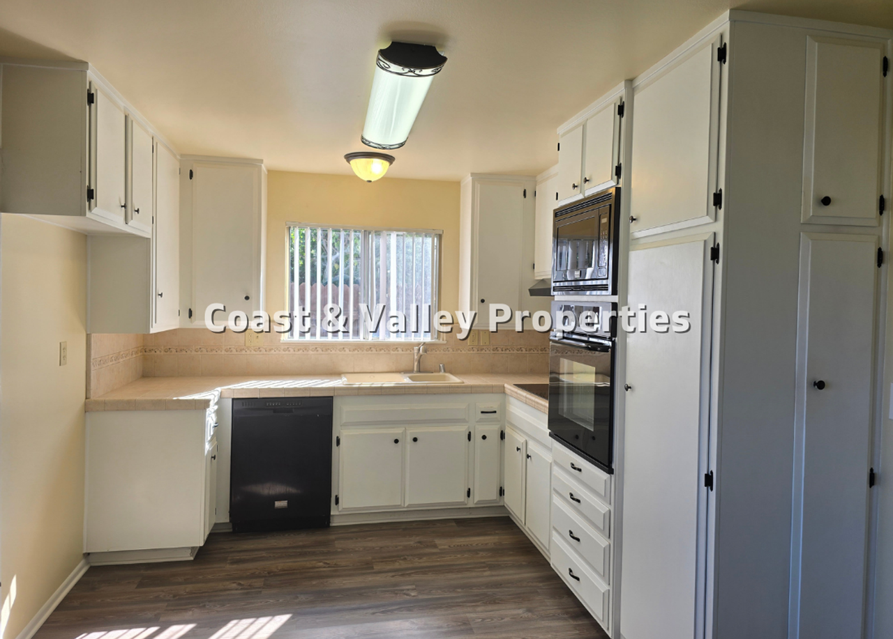 768 Glen Eagles Dr - Photo 3 of 7
