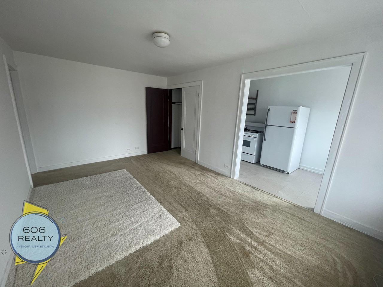 Heart of Arlington Heights! Steps away from Metra Station! - Photo 3 of 16