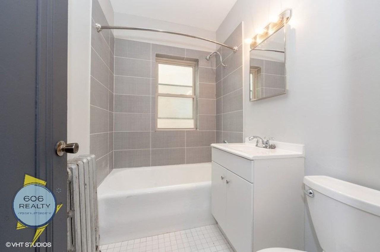 Heart of Arlington Heights! Steps away from Metra Station! - Photo 5 of 16