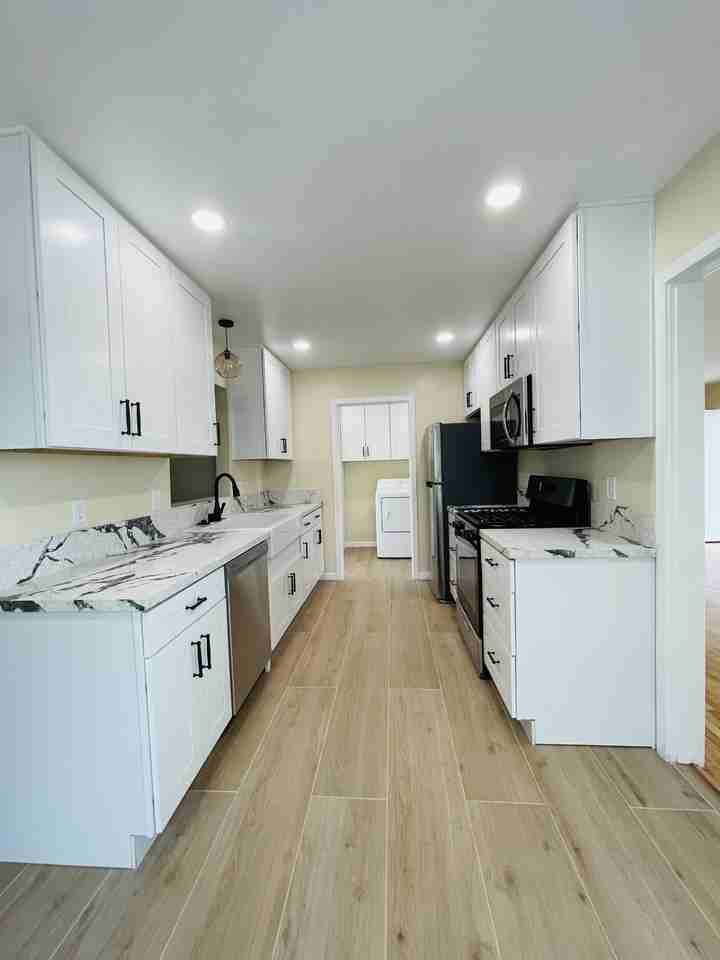 143 N Drexel Ave #NA - Photo 2 of 16