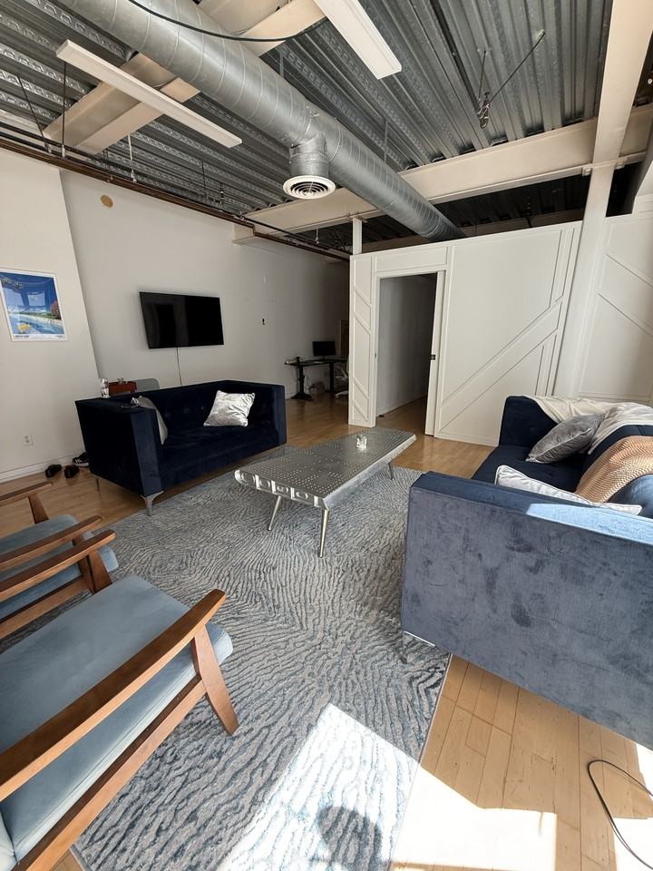 330 W 11th St #509 - Photo 4 of 9