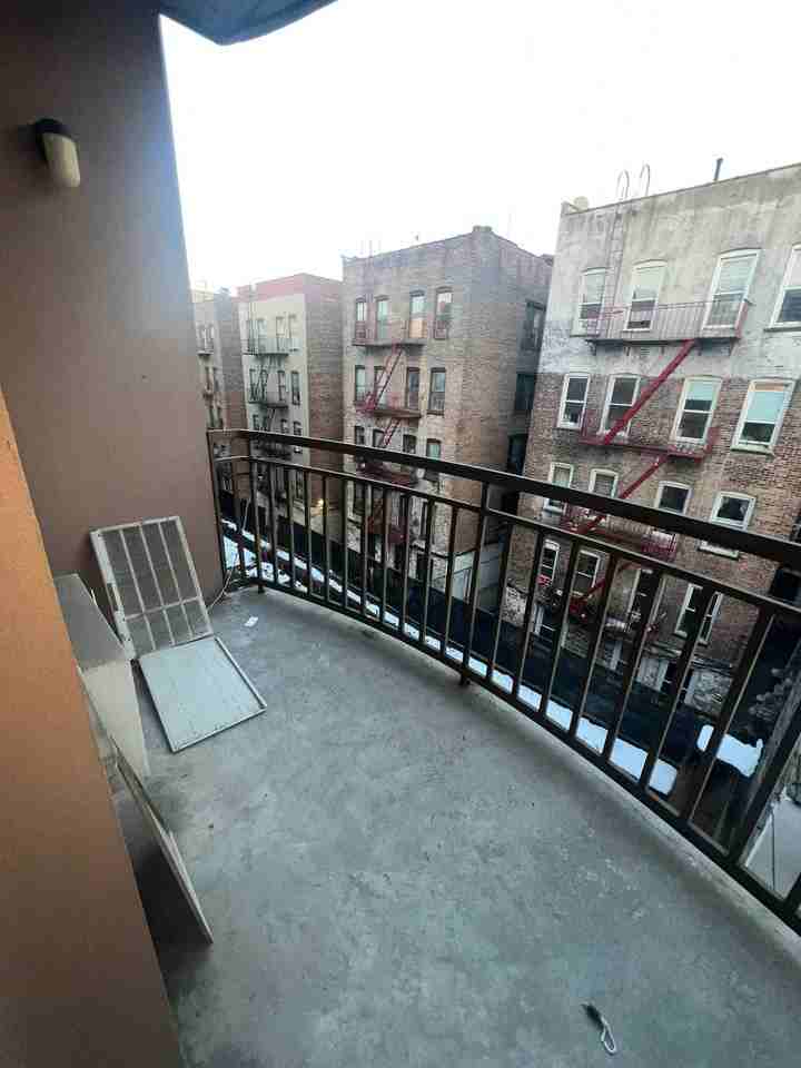2316 Beaumont Ave #3B - Photo 2 of 10