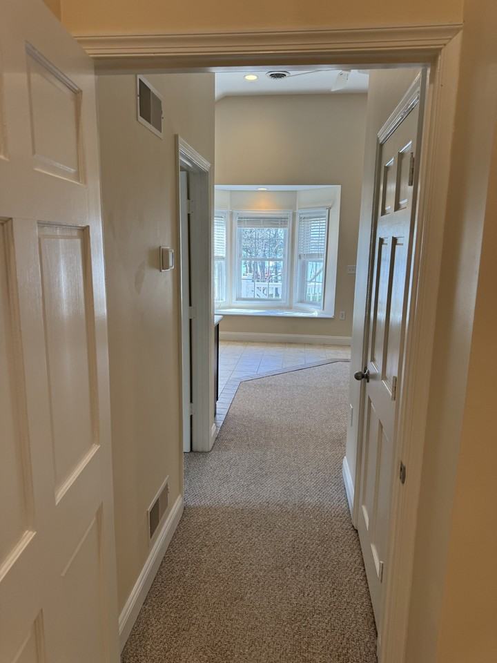 1512 Burke Rd - Photo 2 of 10