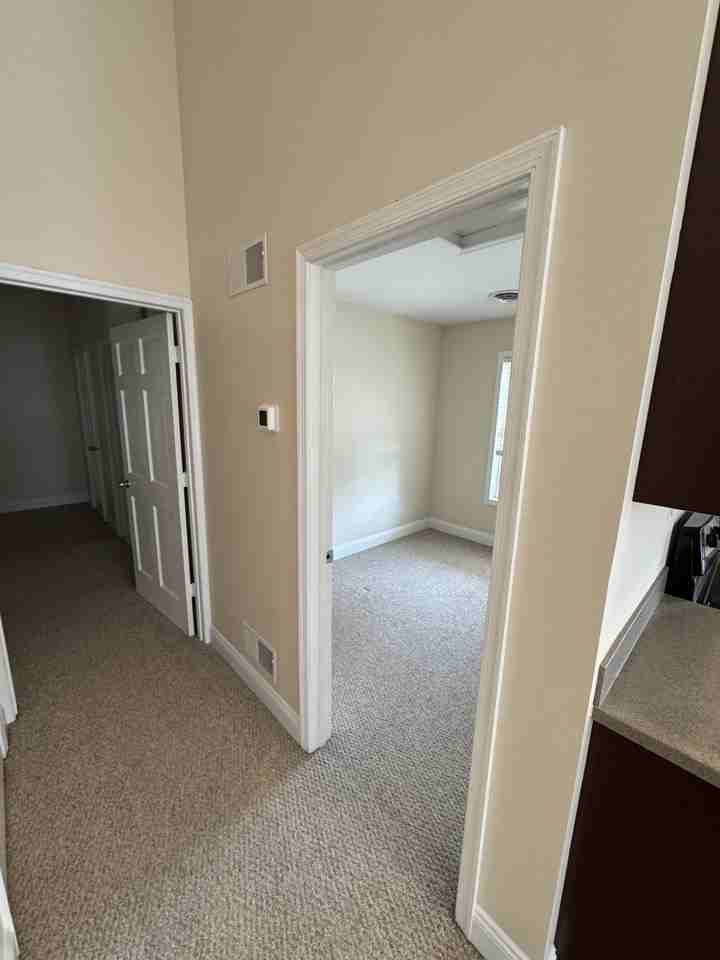 1512 Burke Rd - Photo 6 of 10