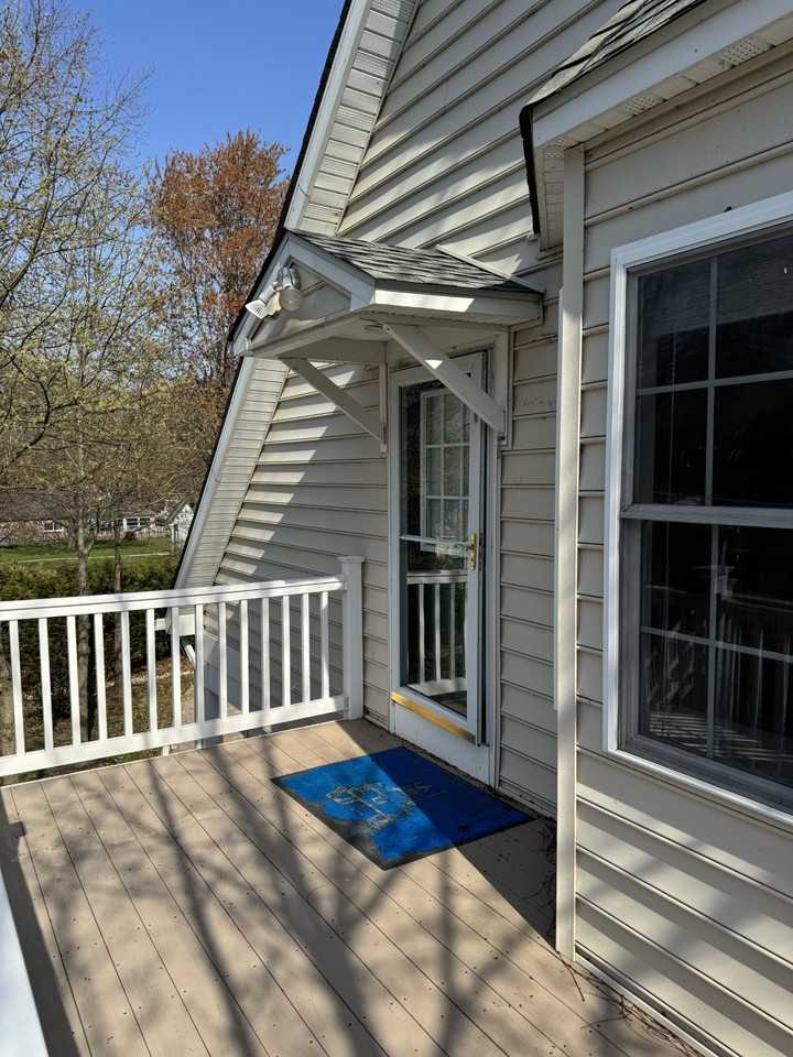 1512 Burke Rd - Photo 7 of 10