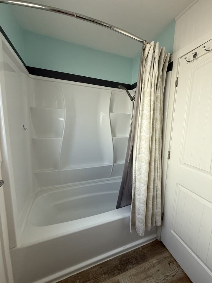 422 Sw Westholm Ave #NA - Photo 2 of 20