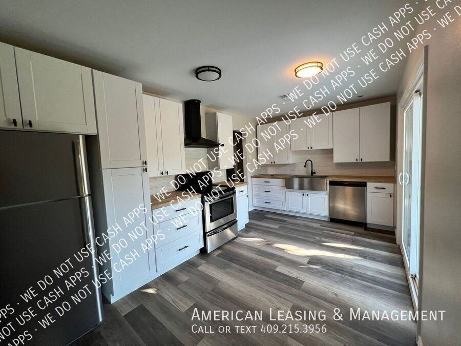 695 Peyton Dr - Photo 2 of 18