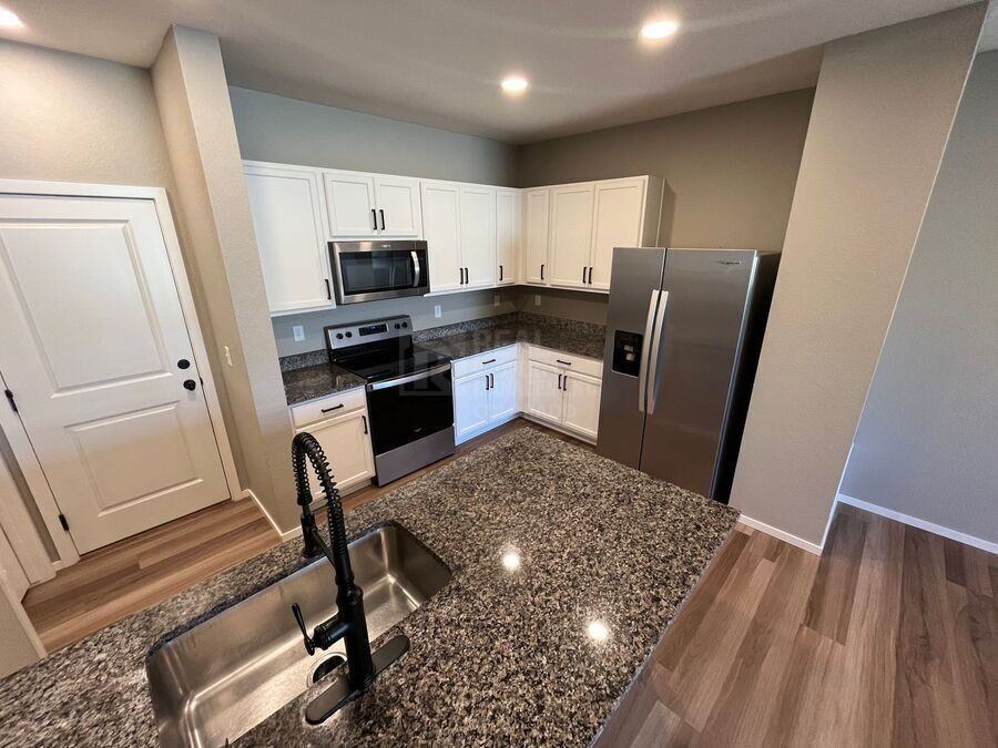 3644 Ronald Reagan Ave - Photo 2 of 13