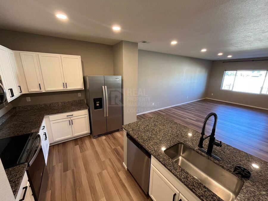 3644 Ronald Reagan Ave - Photo 3 of 13
