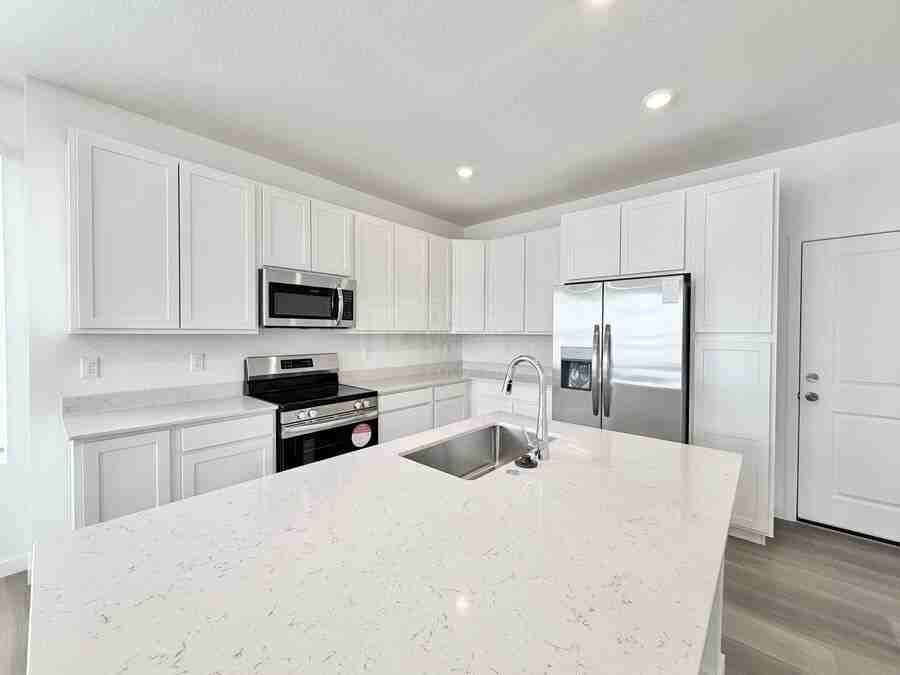 713 N Carrie St - Photo 5 of 14