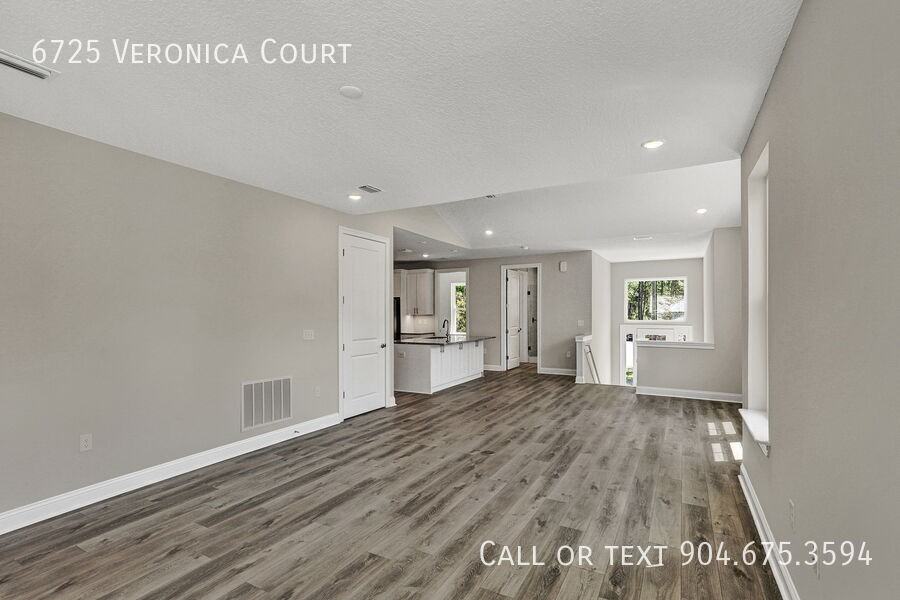 6725 Veronica Ct - Photo 5 of 32