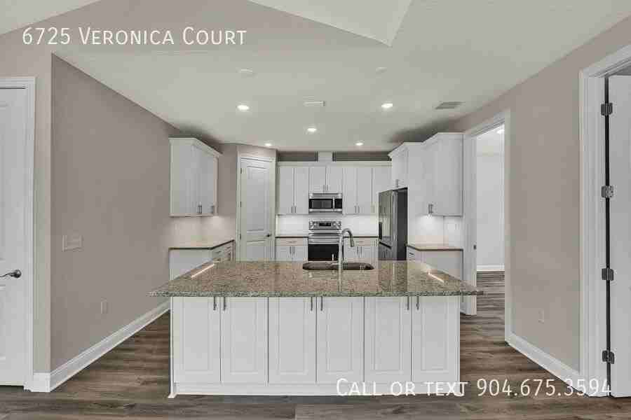 6725 Veronica Ct - Photo 6 of 32