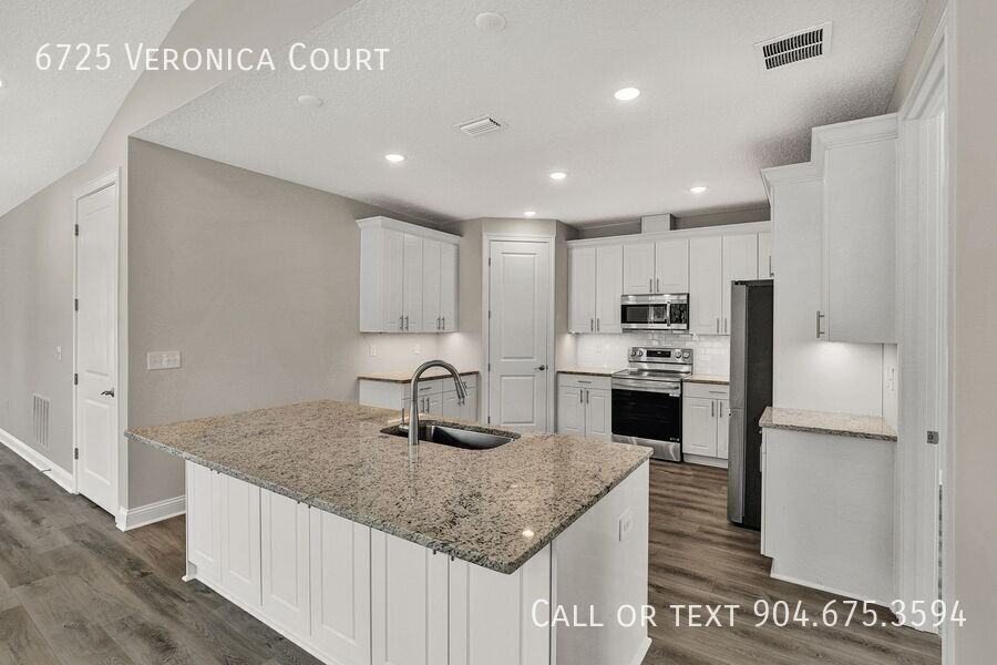 6725 Veronica Ct - Photo 7 of 32