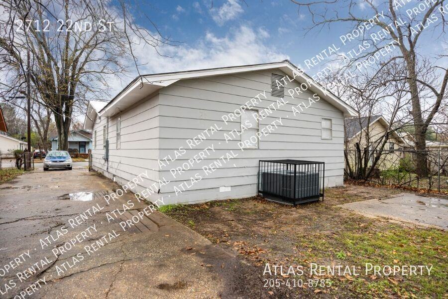 2712 22nd St - Photo 5 of 33