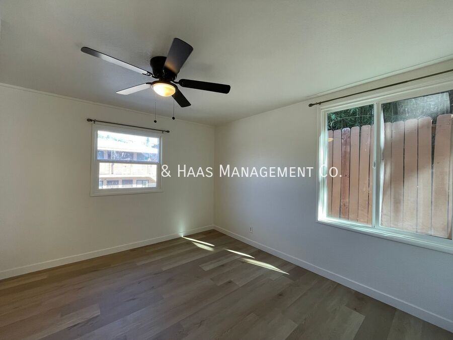 743 1/2 W 4th St - Photo 4 of 8