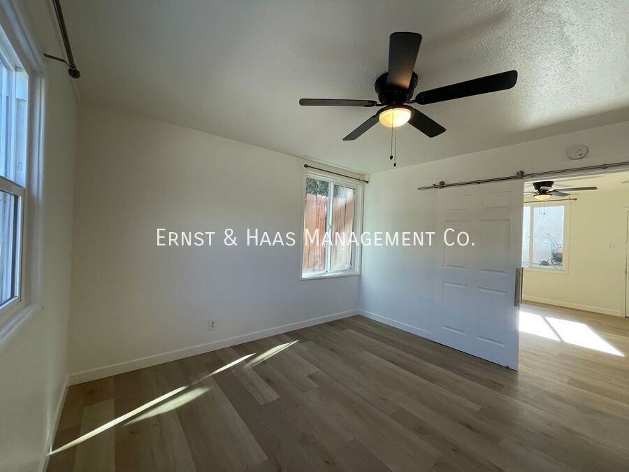 743 1/2 W 4th St - Photo 5 of 8