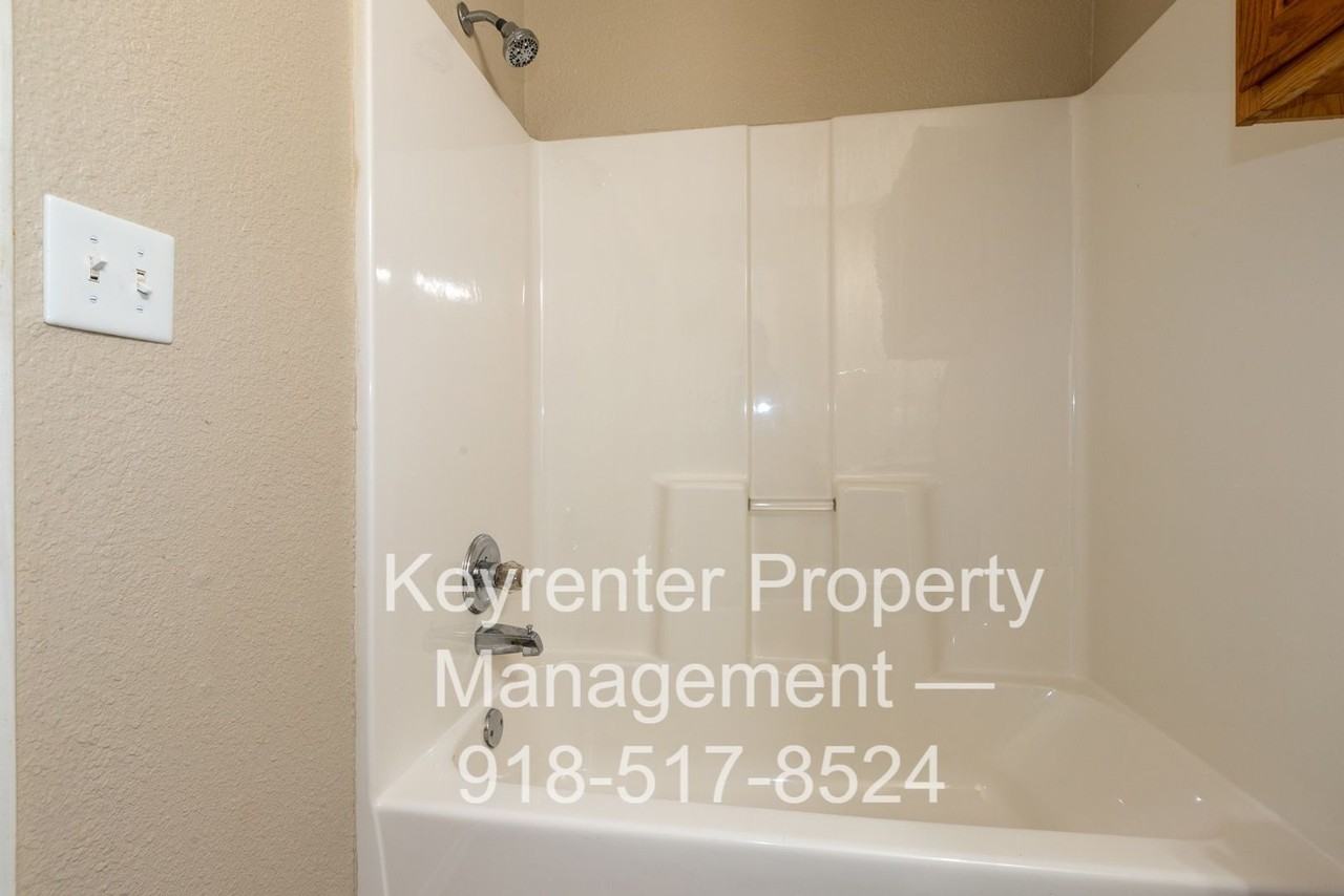 2312 W Quantico St - Photo 2 of 38